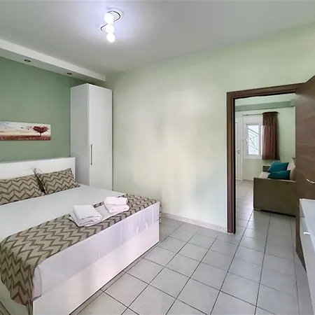 Eleftheria Apartment *
